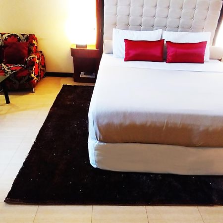 Dulcinea Hotel And Suites Lapu-Lapu City Buitenkant foto
