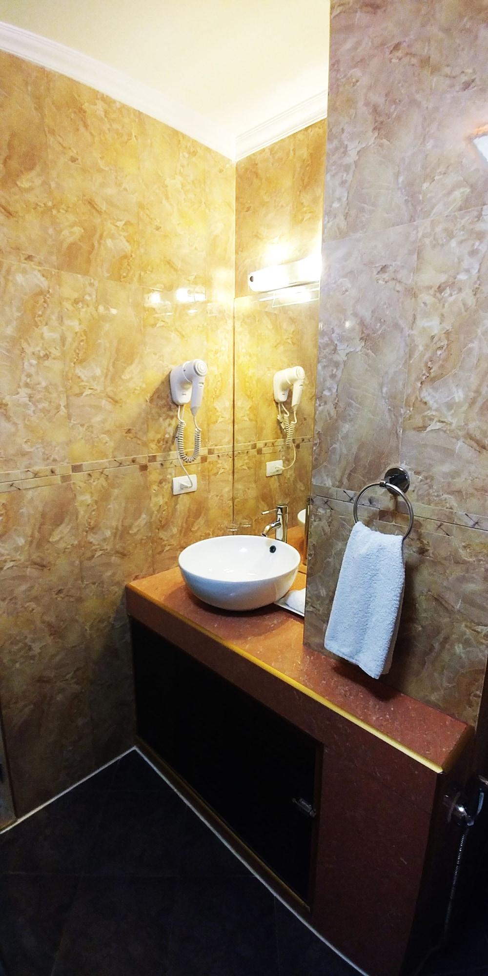 Dulcinea Hotel And Suites Lapu-Lapu City Buitenkant foto