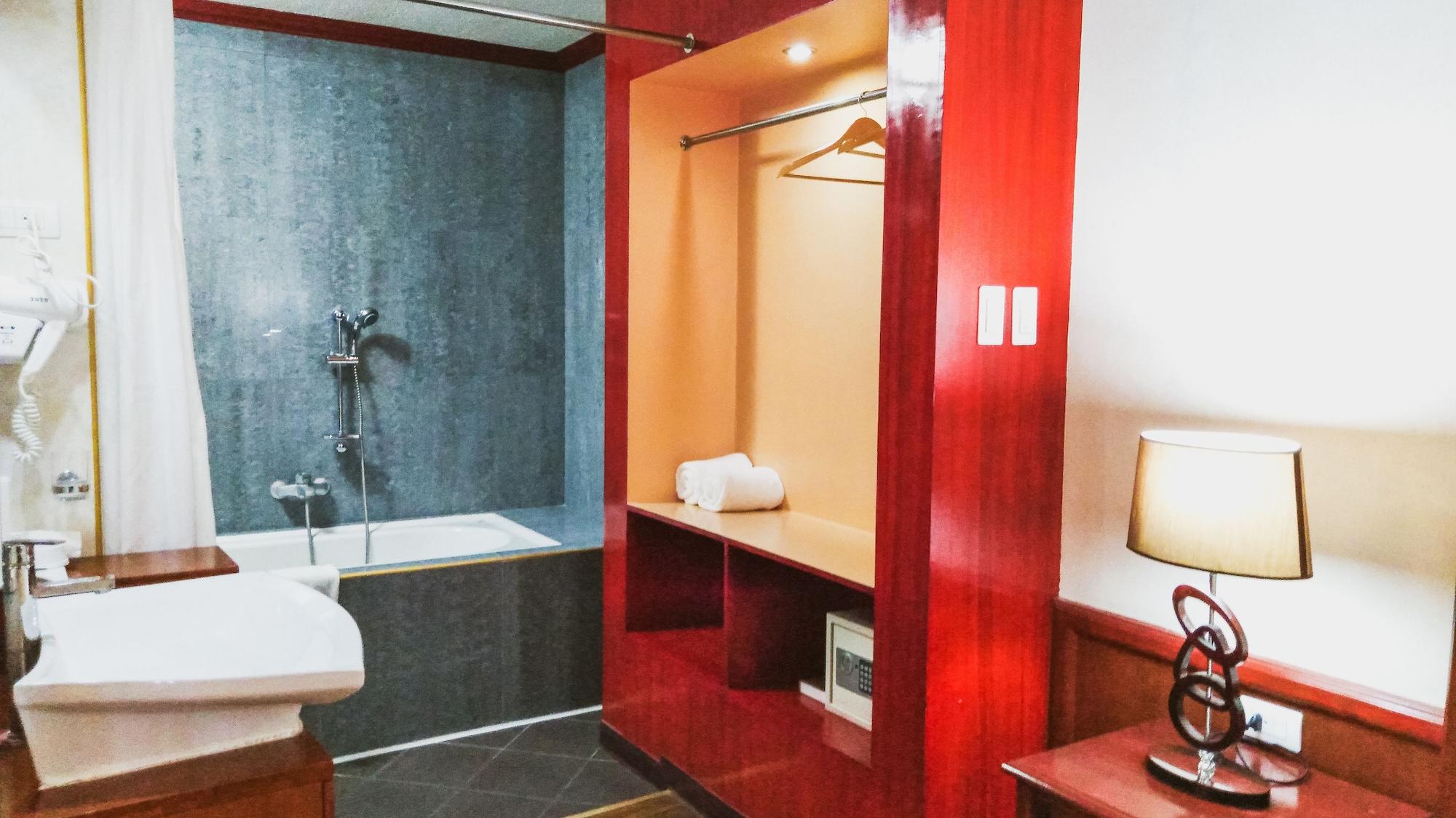 Dulcinea Hotel And Suites Lapu-Lapu City Buitenkant foto