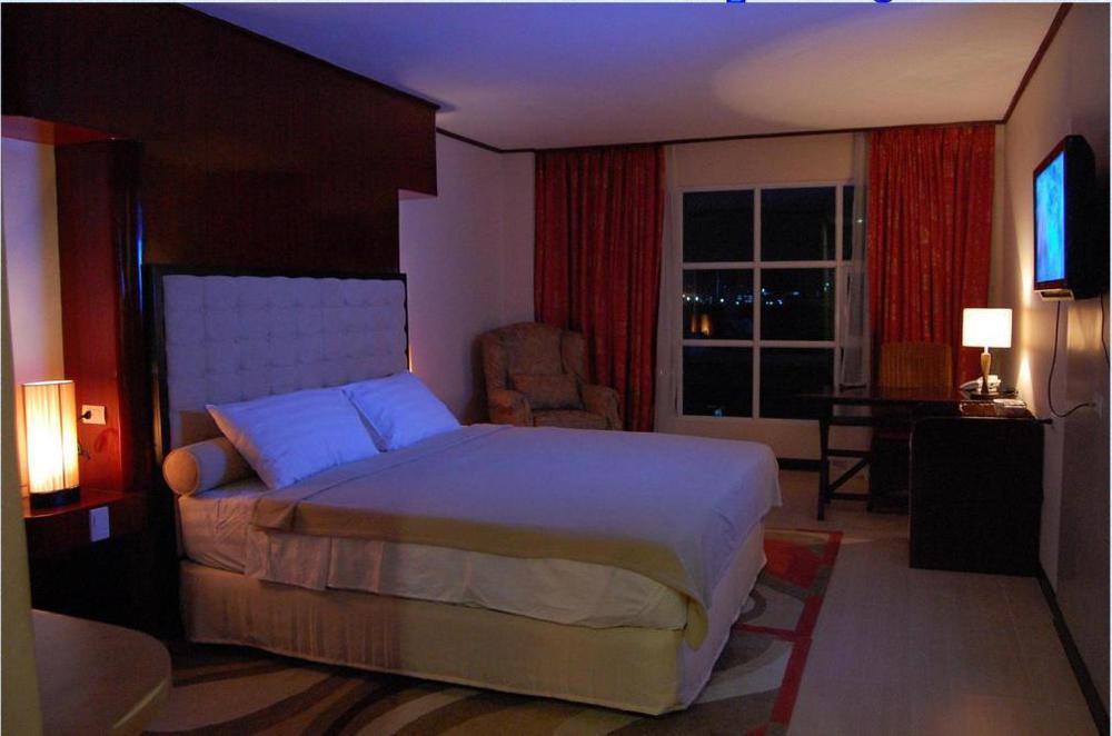 Dulcinea Hotel And Suites Lapu-Lapu City Buitenkant foto