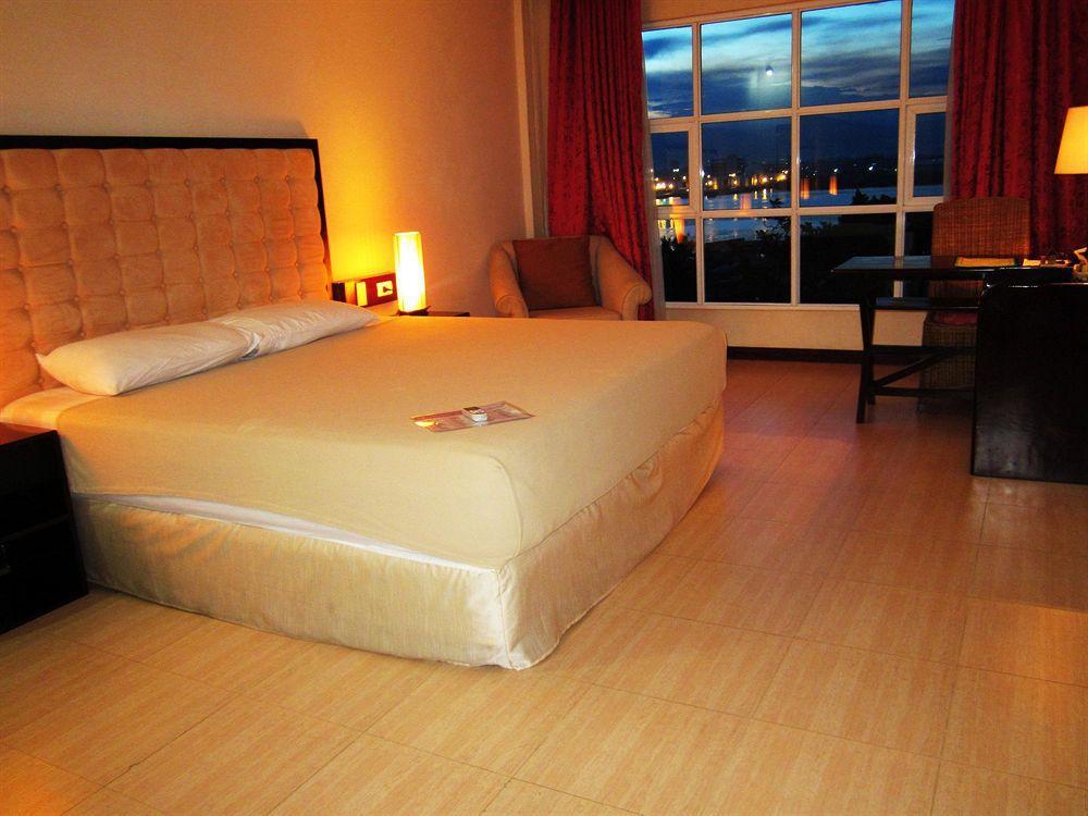 Dulcinea Hotel And Suites Lapu-Lapu City Buitenkant foto