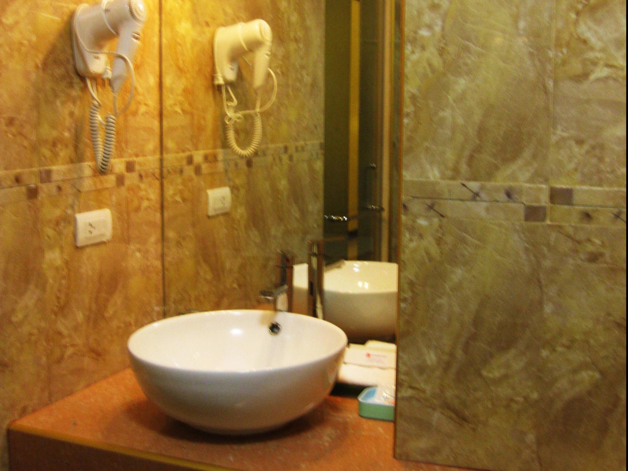 Dulcinea Hotel And Suites Lapu-Lapu City Buitenkant foto