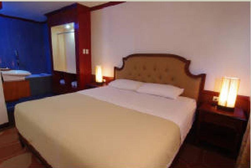 Dulcinea Hotel And Suites Lapu-Lapu City Buitenkant foto