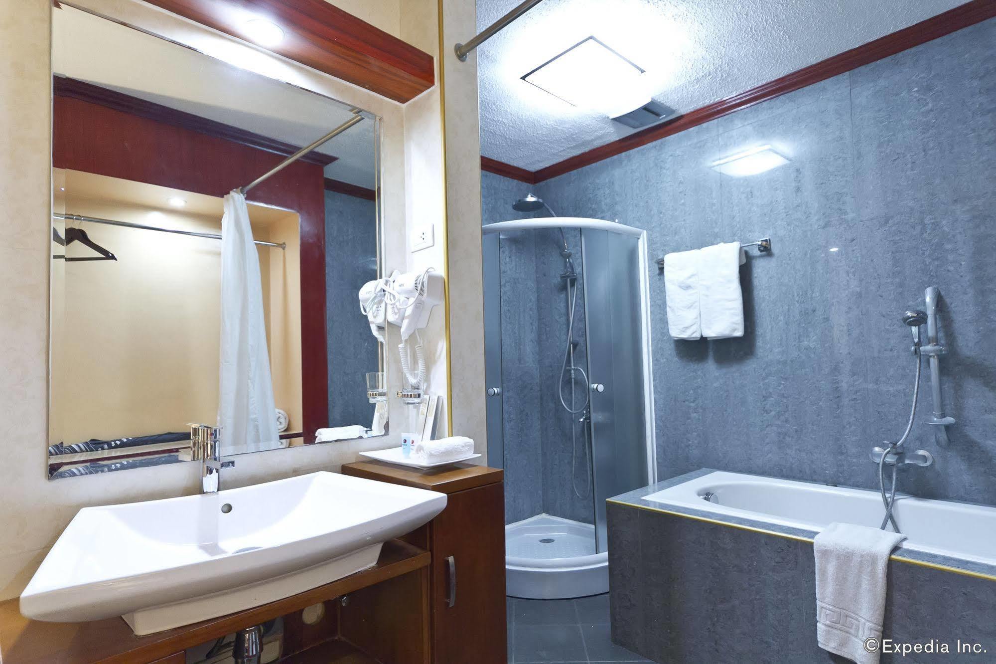 Dulcinea Hotel And Suites Lapu-Lapu City Buitenkant foto