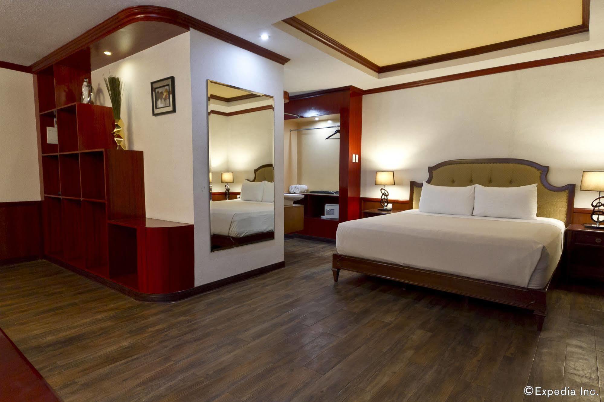 Dulcinea Hotel And Suites Lapu-Lapu City Buitenkant foto