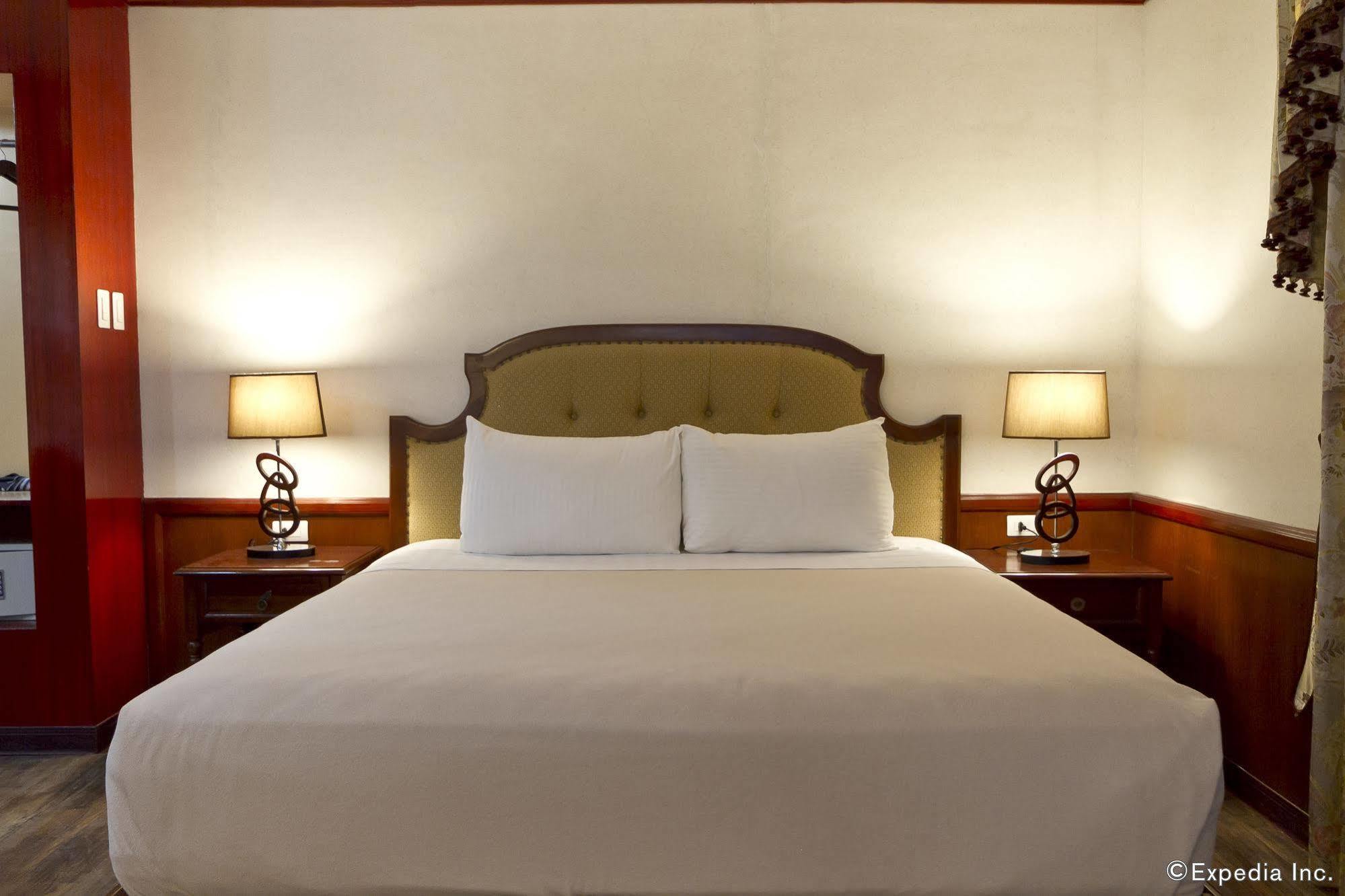 Dulcinea Hotel And Suites Lapu-Lapu City Buitenkant foto