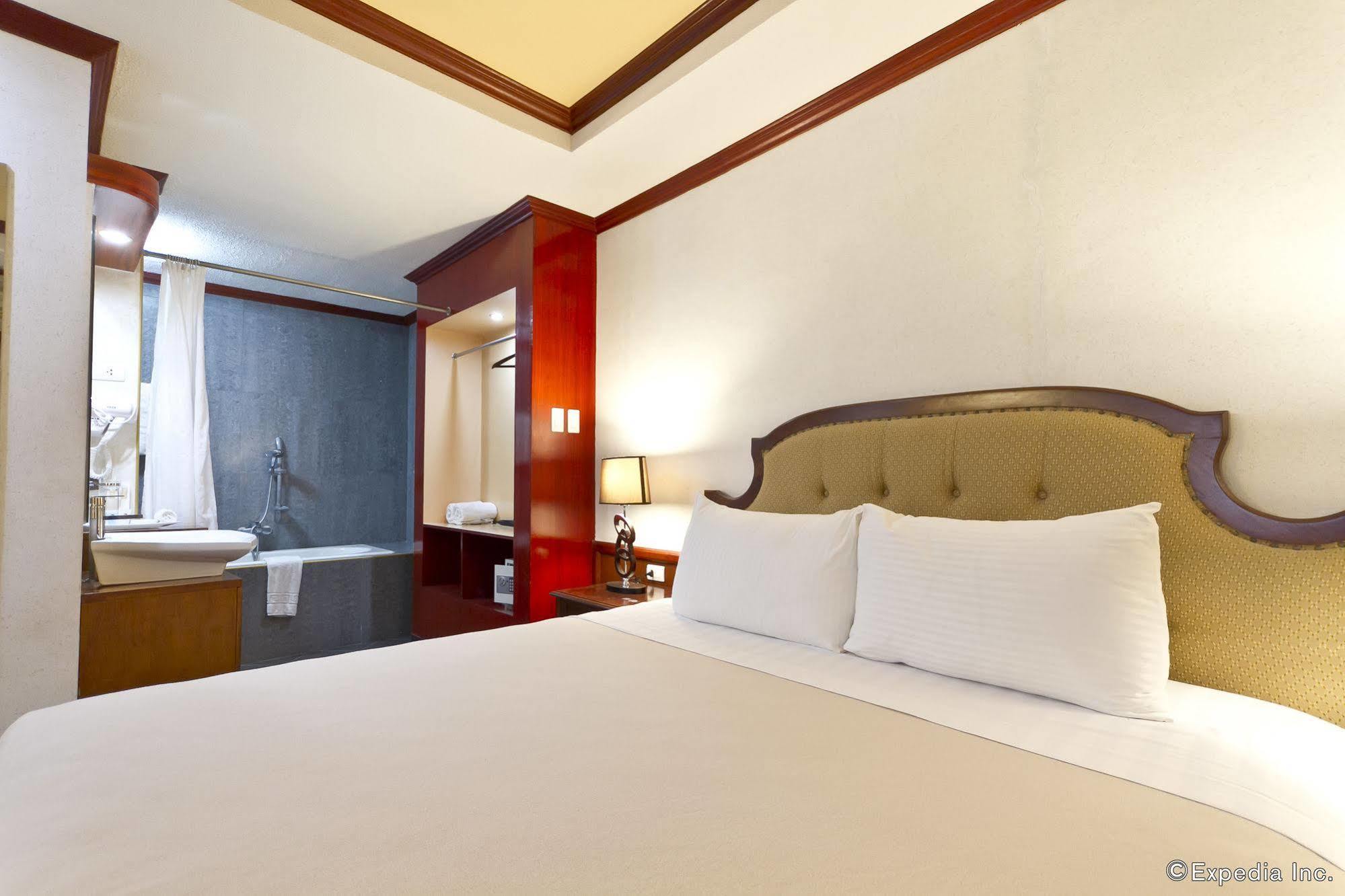 Dulcinea Hotel And Suites Lapu-Lapu City Buitenkant foto